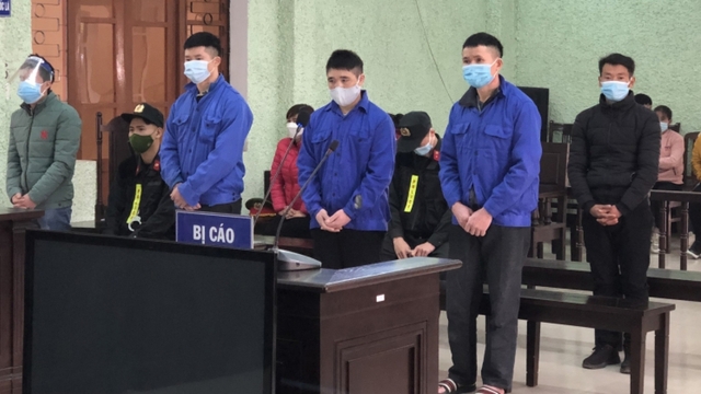 13 năm 6 tháng tù cho nhóm đối tượng tổ chức xuất cảnh trái phép