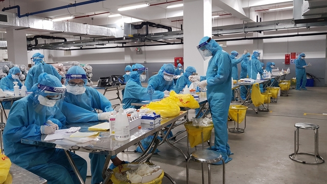 Vietnam on alert as Omicron outbreak recorded