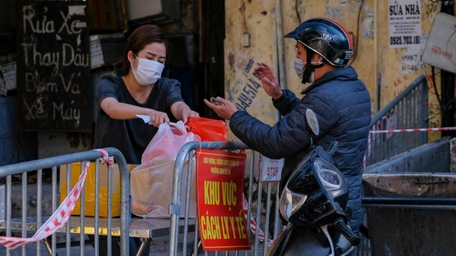 Hà Nội lại chằng chịt dây phong toả sau 2 tháng bình thường mới