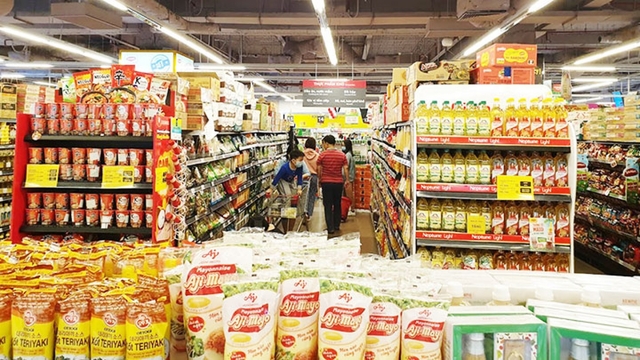 Hàng hoá dịp Tết dồi dào, người dân không nên tích trữ