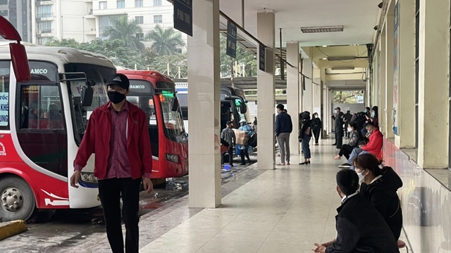 Bến xe Mỹ Đình ảm đạm ngày giáp Tết