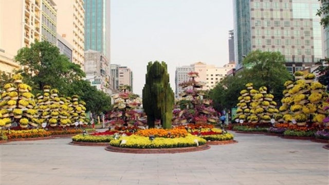 Nguyen Hue Flower Street opens in HCM City