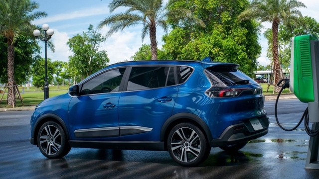 Nghị định mới về lệ phí trước bạ: Ô tô điện chạy pin hưởng 0% phí trước bạ trong 3 năm