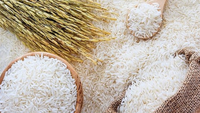 Vietnamese rice export prices fall lower than Thai equivalent