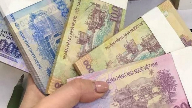 Đổi tiền mới dịp tết, còn cần thiết không?