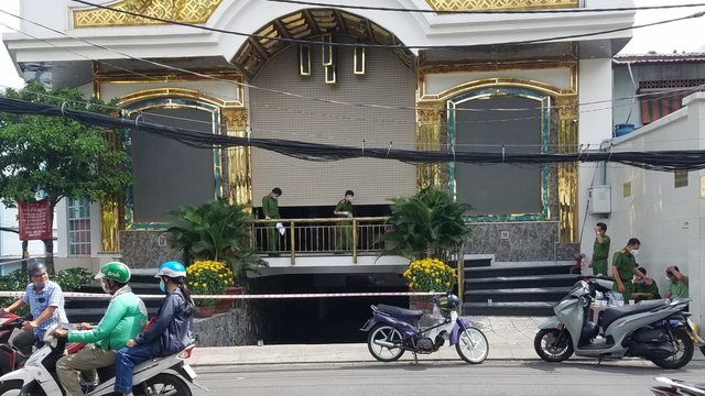 Nóng 24h: Nhân viên quán karaoke bị đâm chết khi giúp nam thanh niên thoát truy sát