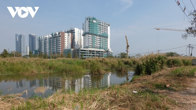 Đấu giá đất ở mức cao “ngất ngưởng” rồi bỏ cọc: Pháp luật vẫn còn...kẽ hở?