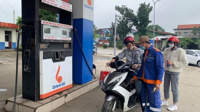 Giá xăng tăng, giá các mặt hàng dầu giảm từ 15h00 chiều nay 4/12