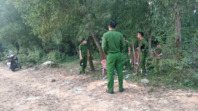 Vây bắt nghi phạm đâm 1 người khuyết tật trọng thương rồi bỏ trốn lên núi