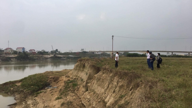 Nhóm thanh niên hầu tòa vì đánh đập, bắt giữ "cát tặc" trên sông Cầu