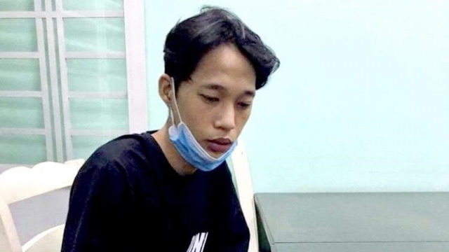 Tên cướp đâm người lái xe ôm để lấy tài sản