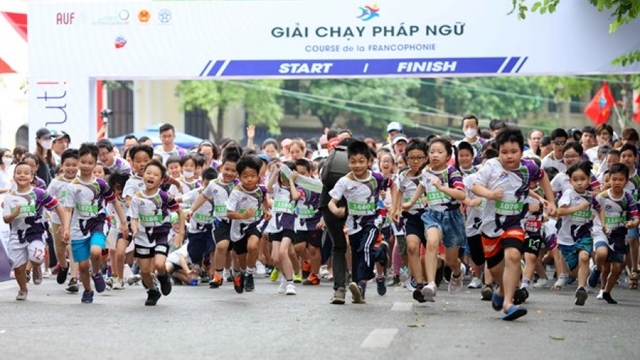 Hanoi hosts Francophone running tournament
