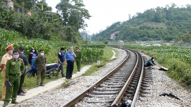 Phát hiện thi thể nam thanh niên bên đường sắt