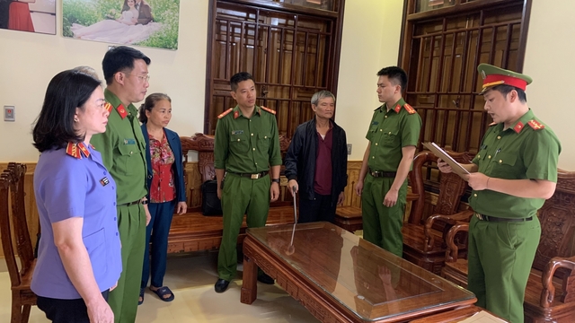 Bắt nguyên Giám đốc Công ty dâu tằm Mộc Châu