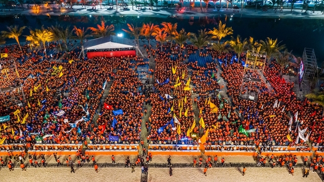 Hơn 8000 “chiến binh ánh sáng” bùng nổ tại lễ ra quân dự án Vinhomes Ocean Park 3
