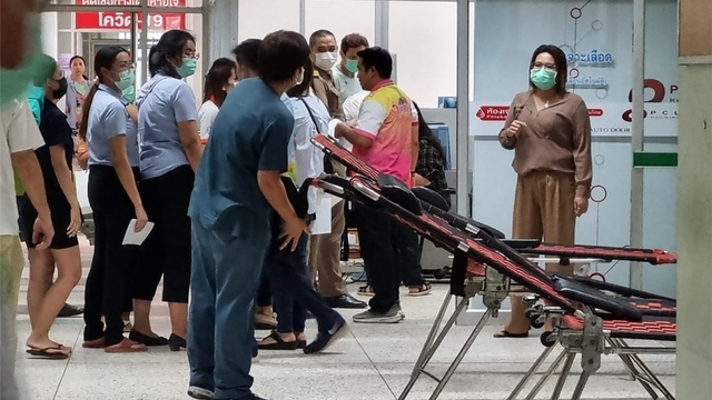Thái Lan treo cờ rủ để tưởng niệm các nạn nhân vụ xả súng