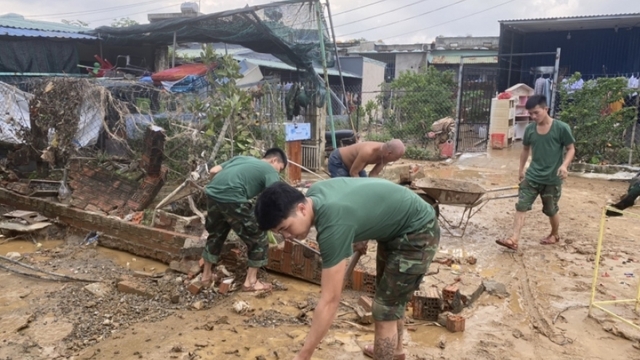 Đà Nẵng khẩn trương hỗ trợ người bị nạn, khắc phục thiệt hại do mưa lũ