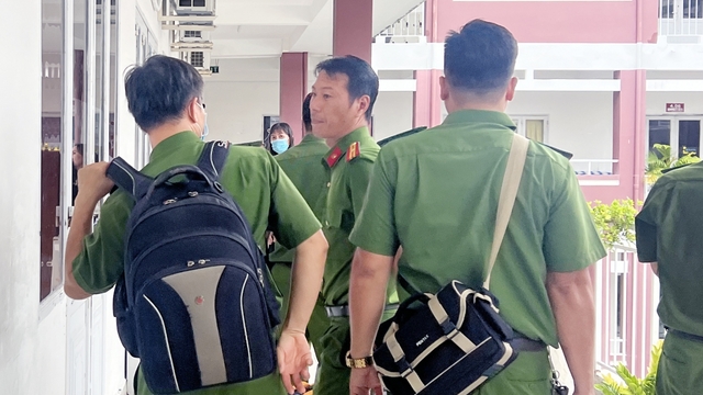 Học sinh trường Ischool ngộ độc cánh gà chiên: Công an vào cuộc