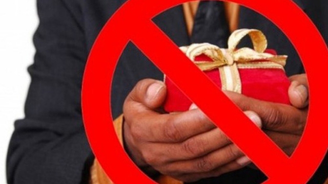 Ban Bí thư yêu cầu không chúc Tết cấp trên, cấm tặng quà lãnh đạo các cấp