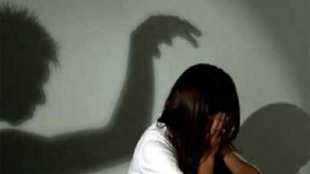 Phòng điều tra thân thiện: Bé gái đọc truyện tranh rồi bình tĩnh khai báo
