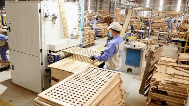 Doanh nghiệp sản xuất đang đối mặt với thách thức nào cuối năm?