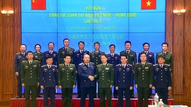 Vietnamese, Chinese coast guards augment cooperation in maritime law enforcement