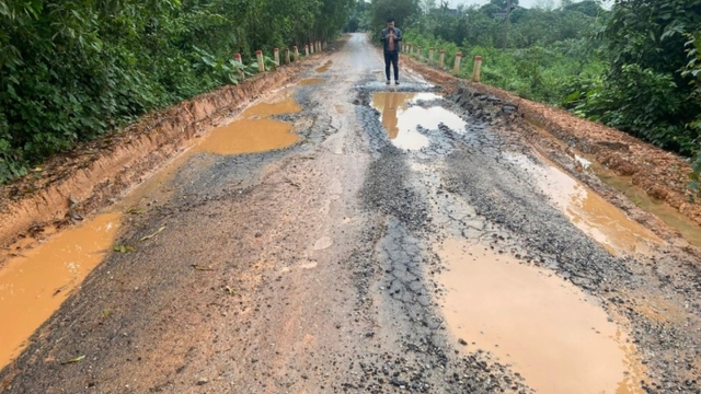 7 tỷ làm hơn 3km đường chưa nghiệm thu đã hỏng