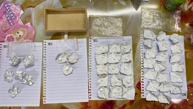 Công an “đột kích” tụ điểm ma túy của 2 mẹ con, bắt nhiều đối tượng