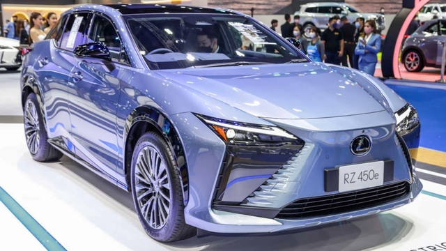 Chiêm ngưỡng Lexus RZ 450e tại Triển lãm ô tô quốc tế Bangkok