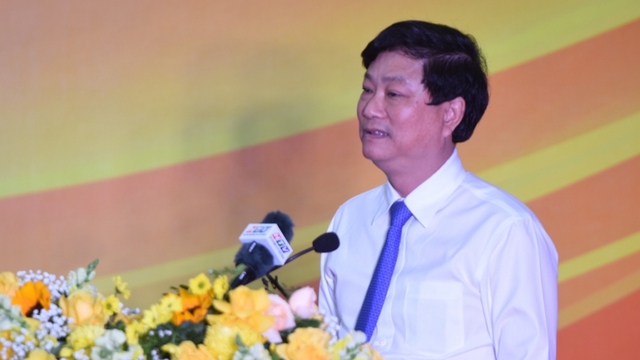 Chủ tịch UBND tỉnh Bình Dương: "Chuyển đổi cơ cấu kinh tế, tăng thương mại dịch vụ"
