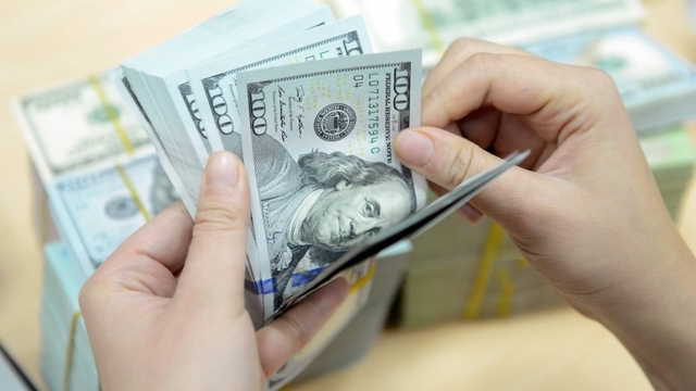 Tỷ giá USD hôm nay 14/10: Tỷ giá trung tâm tăng lên mức 25.646 đồng/USD