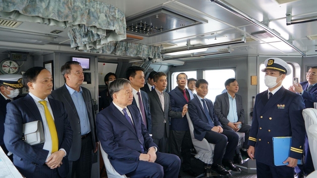 Bộ trưởng Tô Lâm thị sát tàu của Lực lượng Cảnh sát Biển Nhật Bản