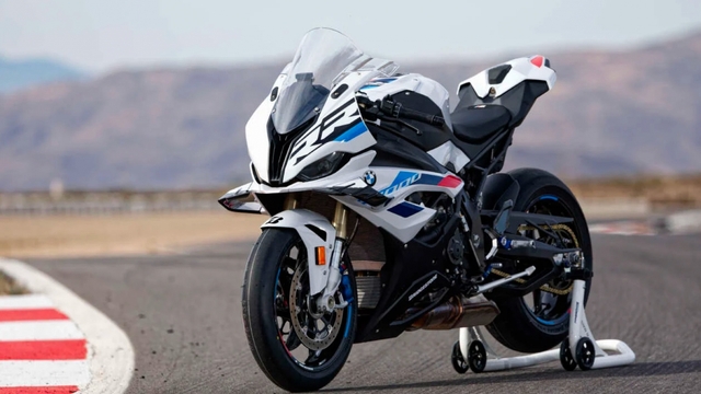 BMW trình làng S1000RR 2023, chạm ngưỡng 770 triệu đồng