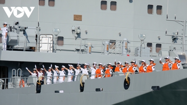 Chinese Navy training ship visits Da Nang