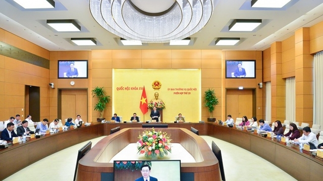 Ủy ban Thường vụ Quốc hội họp bàn nhiều vấn đề quan trọng giữa Kỳ họp thứ 5