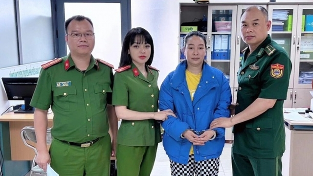 Bắt giữ đối tượng mang lệnh truy nã quốc tế lẩn trốn 18 năm