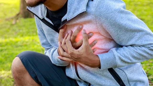 Đột quỵ não khi đang đi đường