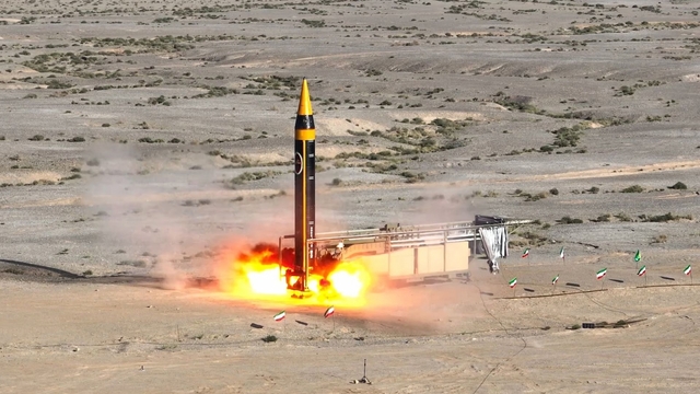 Nóng thế giới ngày 1/5: Iran dọa giáng đòn khiến Mỹ “phải hối tiếc”