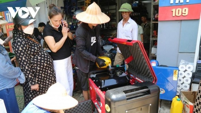 “Sốt” máy phát, quạt tích điện, điều hoà do nắng nóng cao điểm