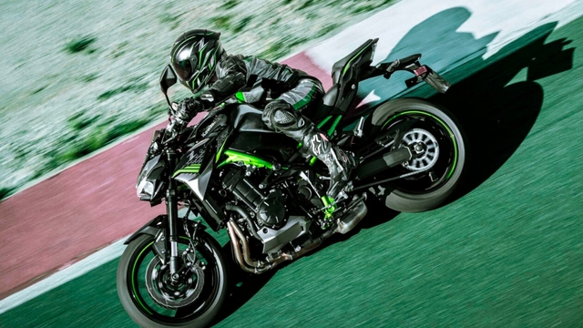 Kawasaki Z900 và Z900 SE 2023 chốt giá từ 224 triệu đồng