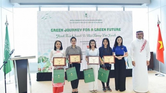 Vietnam, Saudi Arabia share vision for greener future