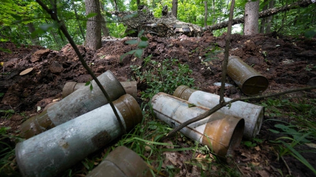 Binh sỹ Ukraine đột kích chiến hào Nga gần Bakhmut