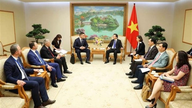 Vietnam keen on promoting education-training cooperation with Belarus: official