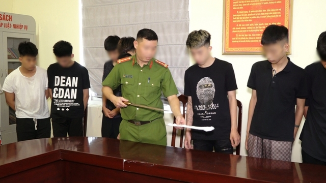 Tạm giữ hình sự nhóm quái xế đi "cháy phố", vô cớ chém người ở Hà Nội