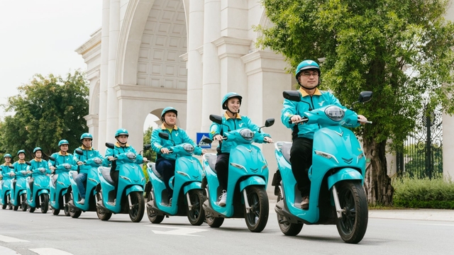 Dàn xe dịch vụ Xanh SM Bike xuất hiện nườm nượp trên đường phố Hà Nội