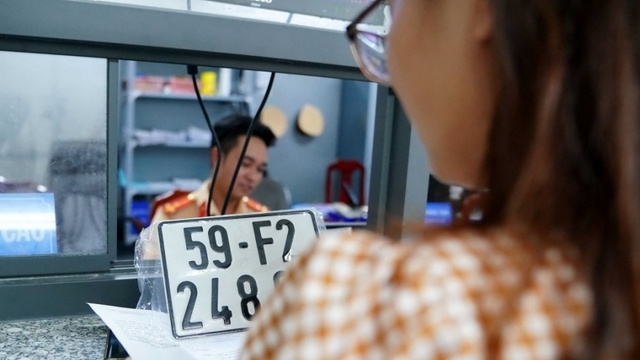 Từ “biển số theo xe” sang “biển số theo người”, lợi ích gì?