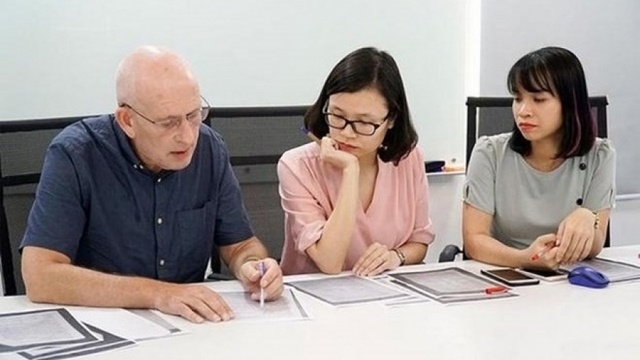 Procedures to be streamlined to grant work permits to foreigners in Vietnam
