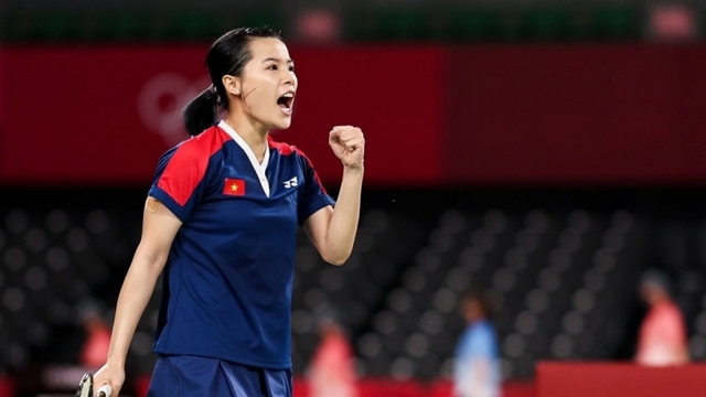 Vietnamese badminton player beats world number eight