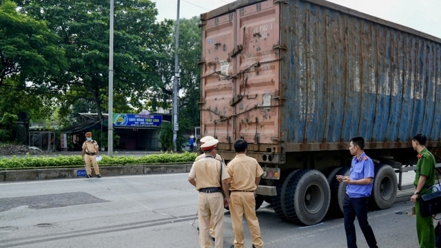 Va chạm với xe container người đàn ông tử vong trên quốc lộ 51