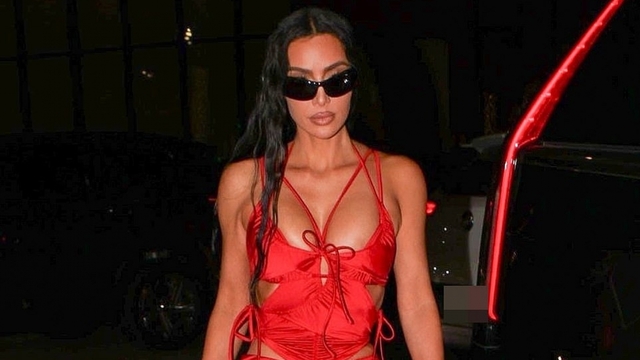 Kim Kardashian đón tuổi mới cùng "gia đình thị phi bậc nhất Hollywood"